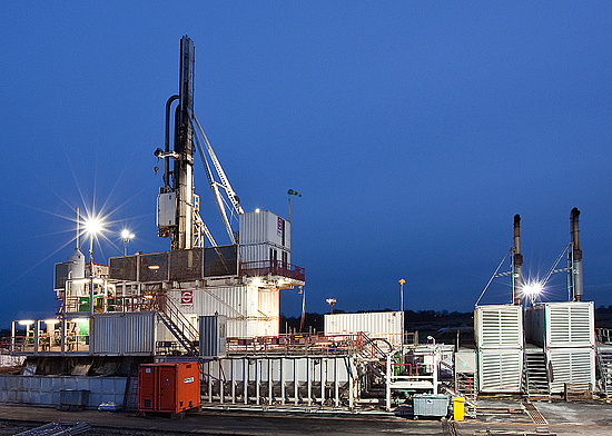 Modular vertical drilling rigs onshore